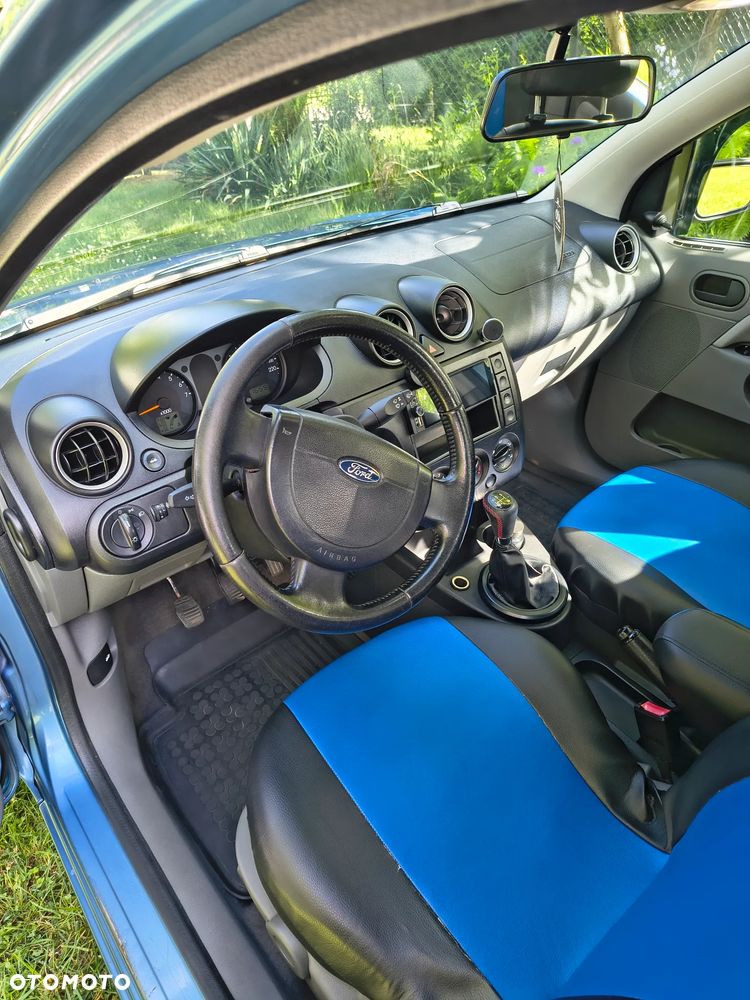 Ford Fiesta - 7