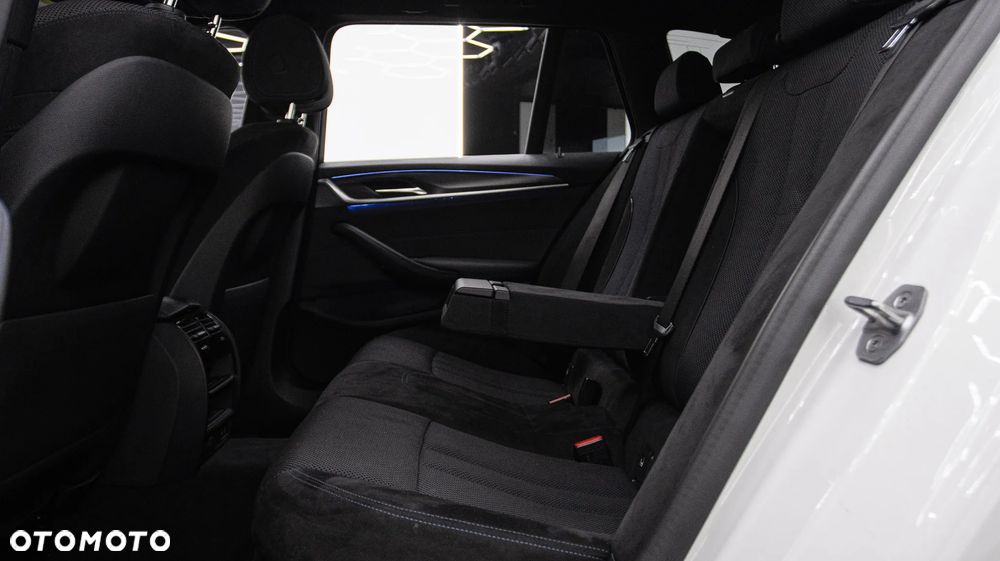 BMW Seria 5 520d xDrive M Sport sport - 21