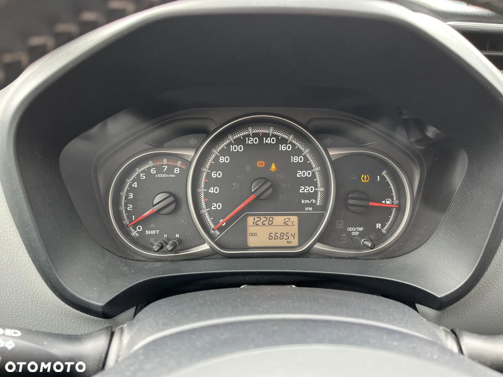 Toyota Yaris 1.33 Premium - 14