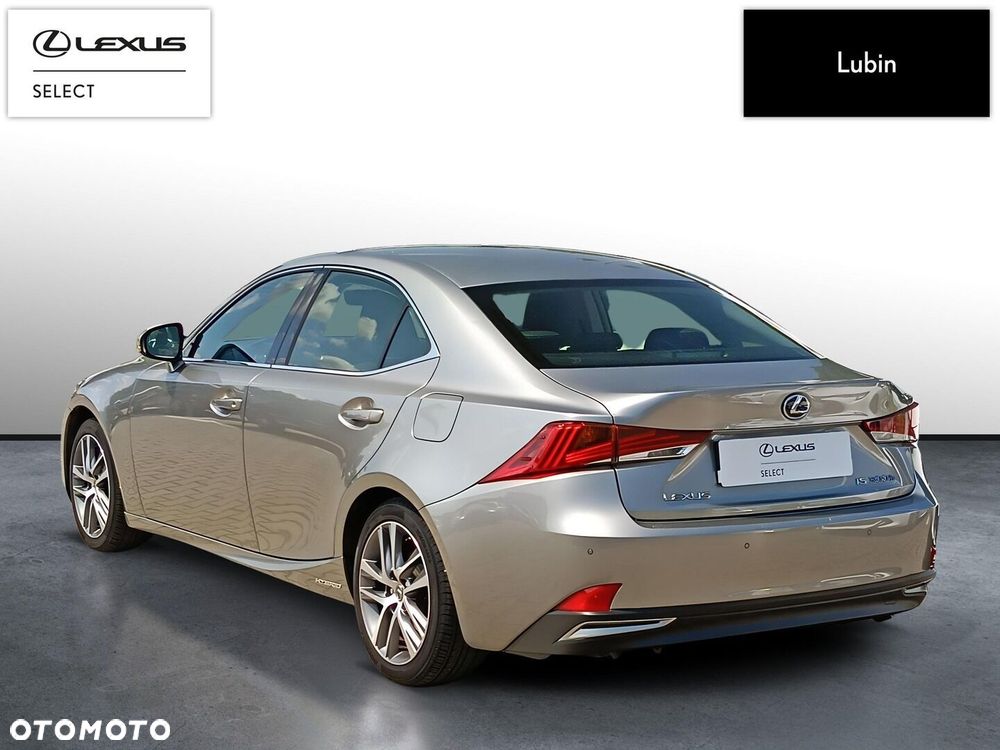 Lexus IS - 4