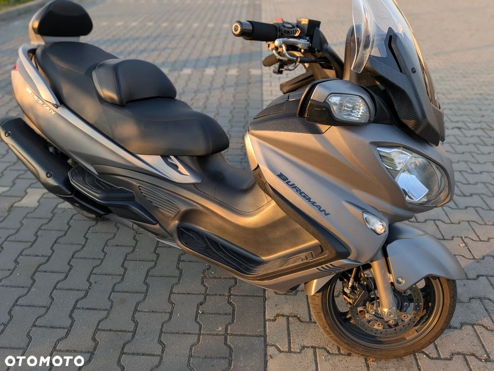 Suzuki Burgman - 12