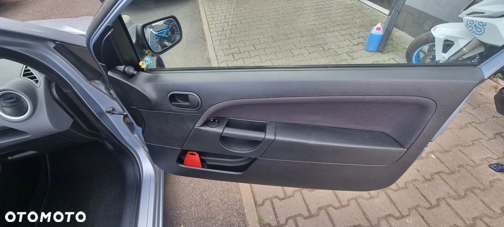Ford Fiesta 1.3 Style - 14