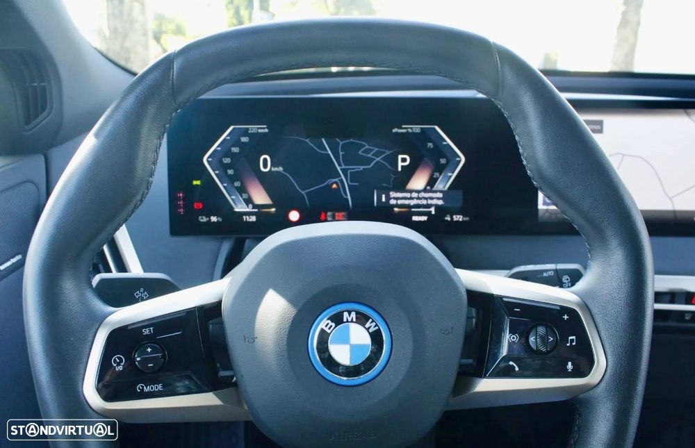 BMW iX xDrive 50 Pack Desportivo - 11