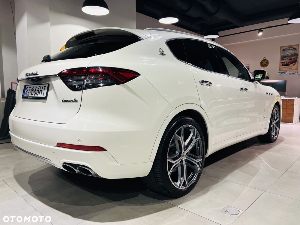 Maserati Levante S Granlusso - 4