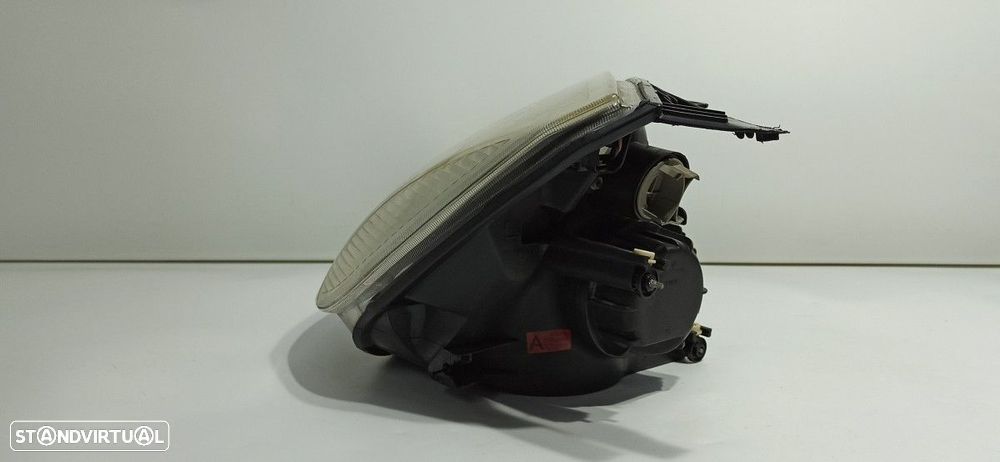 FAROL ESQUERDO FORD FIESTA (CBK) AMBIENTE - 4