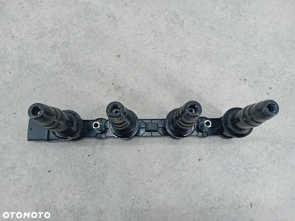 CEWKA ZAPŁONOWA OPEL ZAFIRA B 880153 EBEC22 1.6 16V - 3
