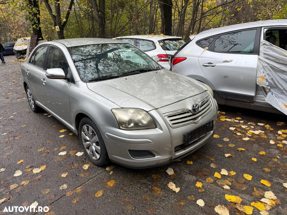 Dezmembrez Toyota Avensis T25 facelift 2.0 diesel 2007 bej auriu - 8