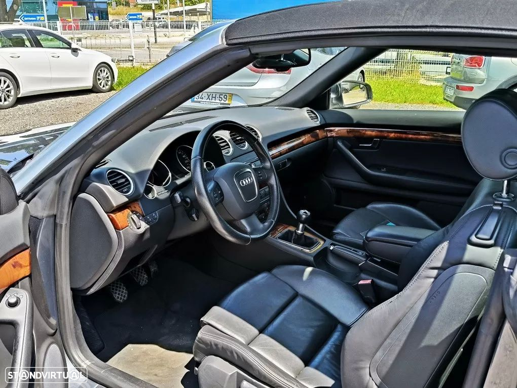 Audi A4 Cabrio 2.0 TDi S-line - 22