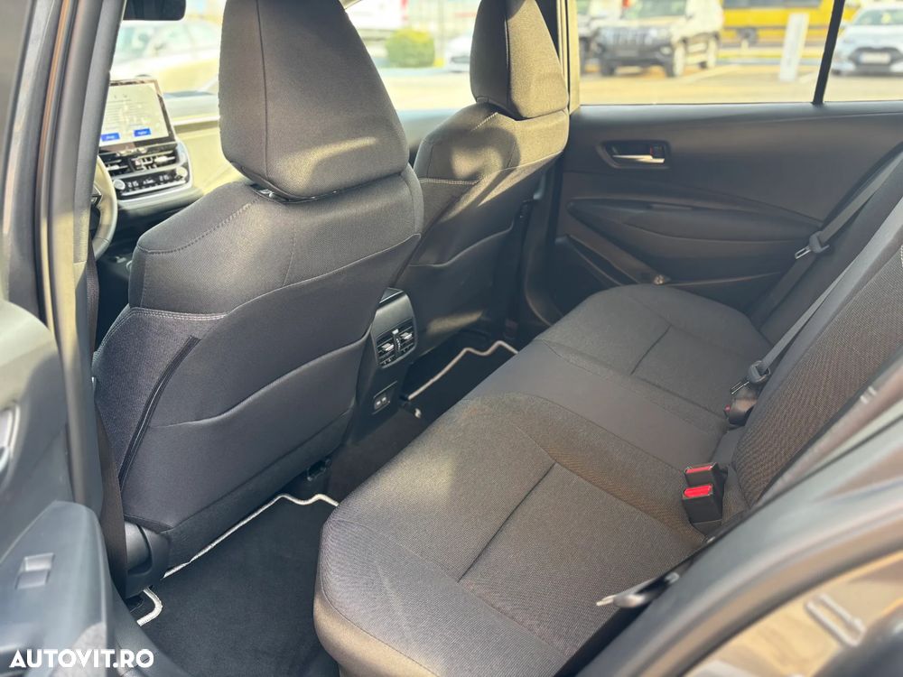 Toyota Corolla 1.8 HSD Dynamic - 13