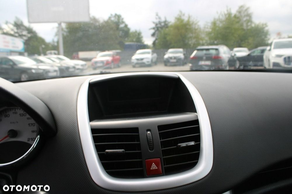 Peugeot 207 - 15