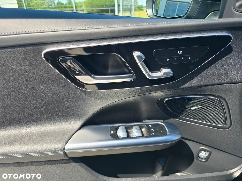 Mercedes-Benz Klasa C 220 d mHEV AMG - 25