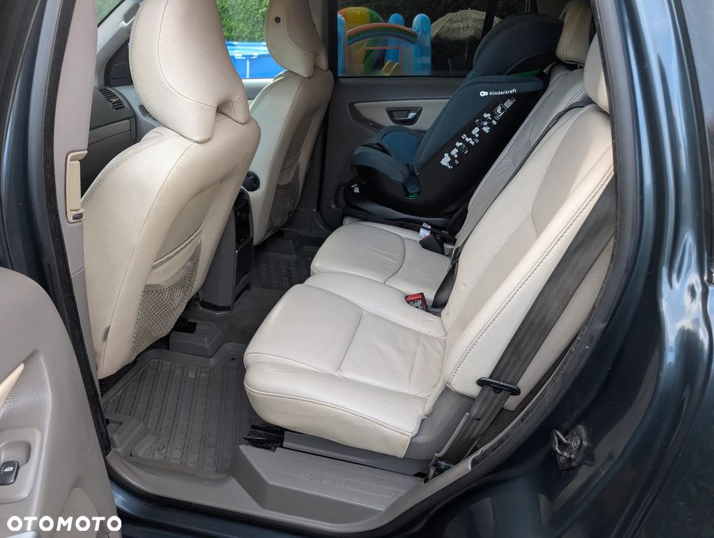 Volvo XC 90 D5 Momentum - 9