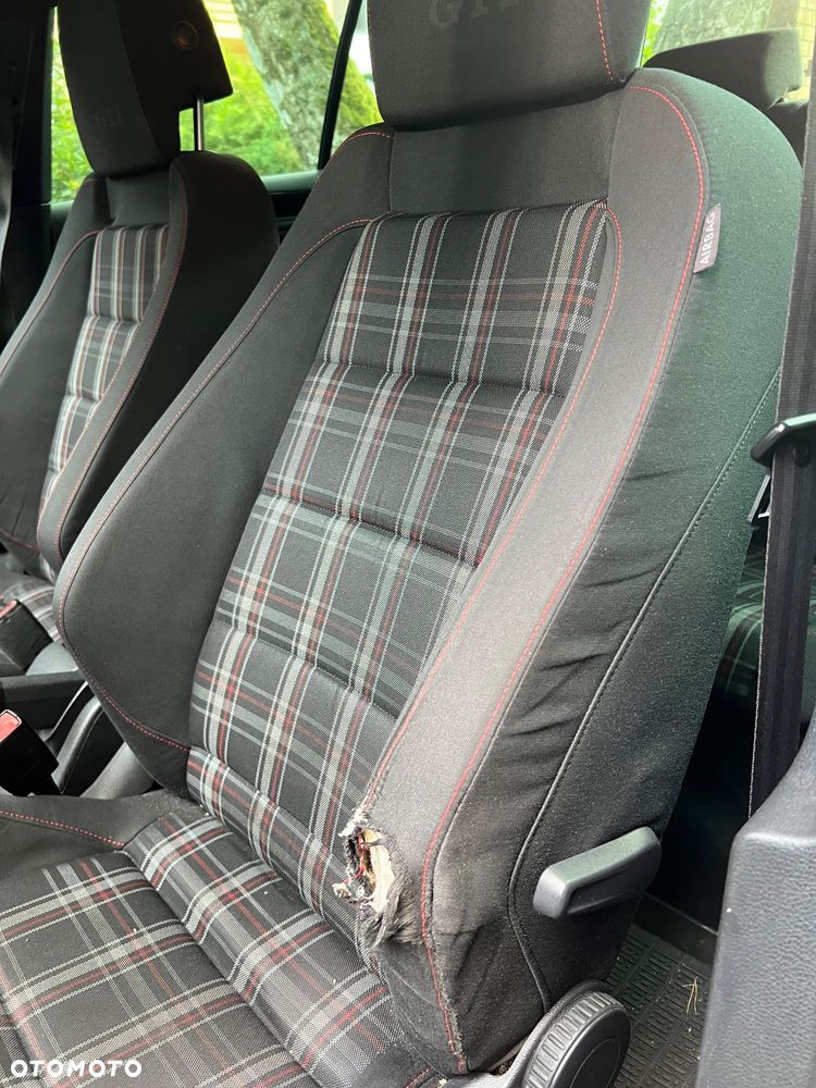 Volkswagen Golf - 16