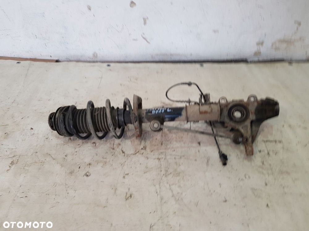 zwrotnica mcperson lewy 51936076 fiat 500l 1.3d - 2