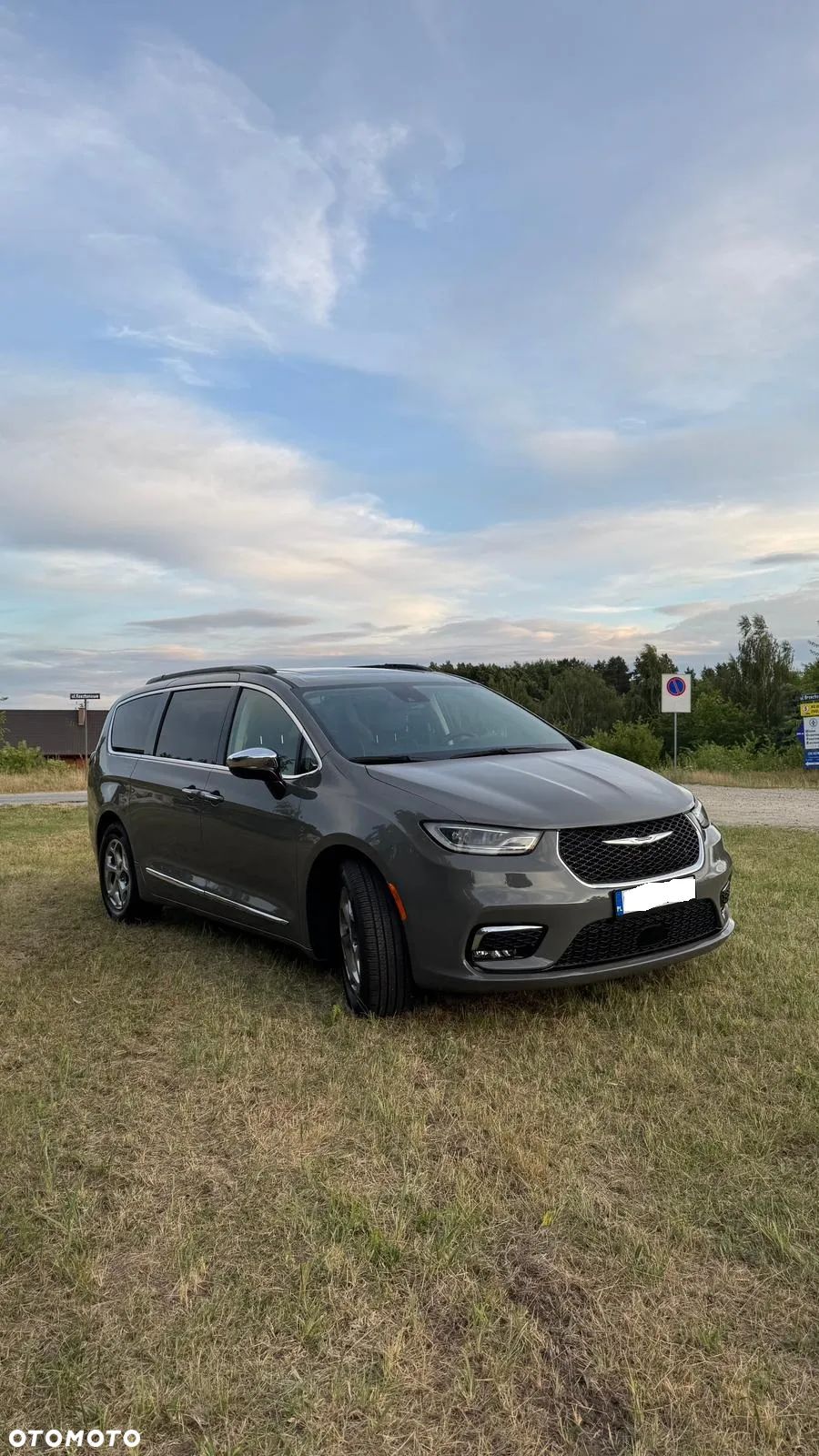 Chrysler Pacifica - 1