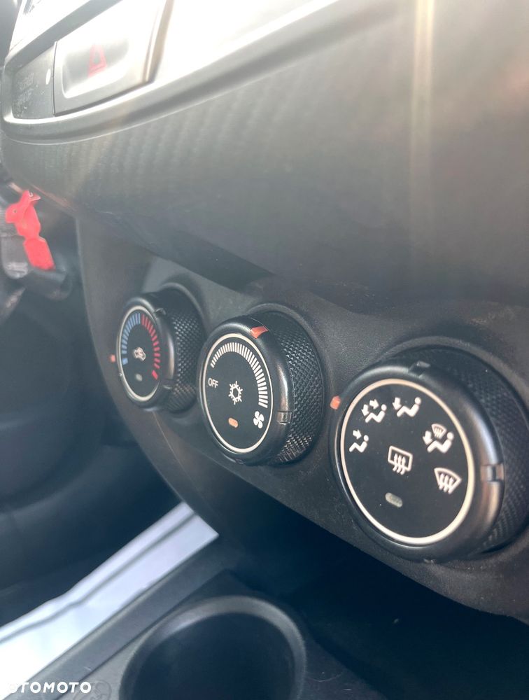 Mitsubishi ASX 1.6 Inform - 12