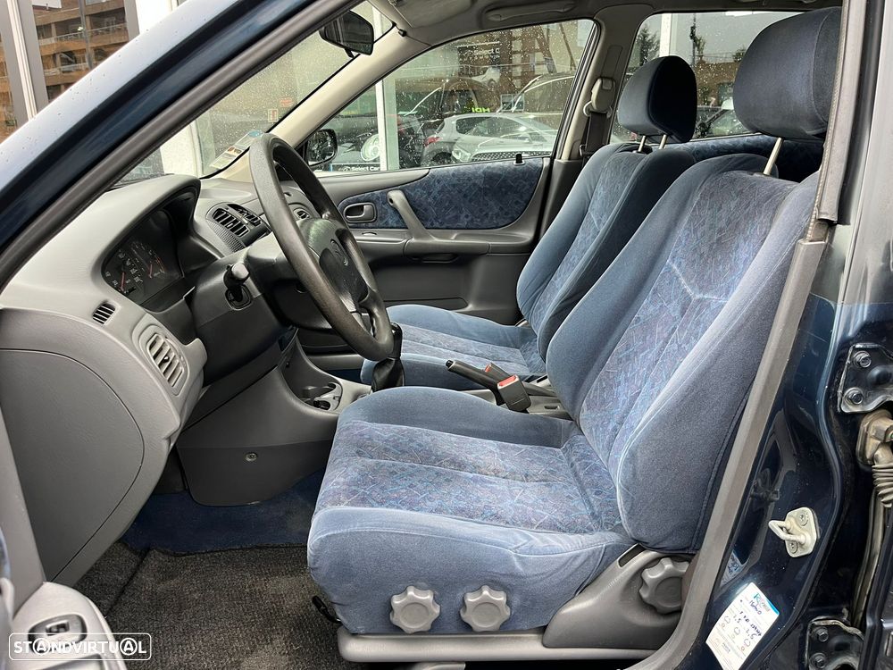 Mazda 323 1.3 Familia - 8
