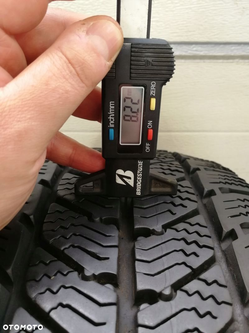 Opona zimowa 215/65 R 16C Semperit Van-Grip 3 - 3
