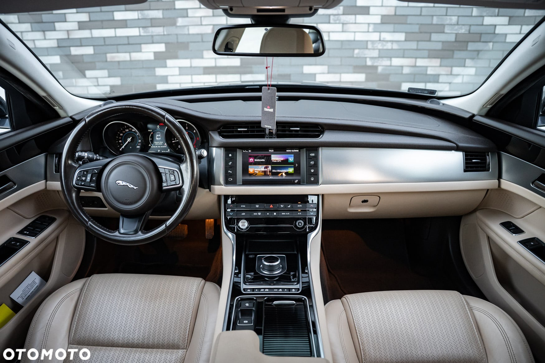 Jaguar XF 2.0 i4D AWD Prestige - 14
