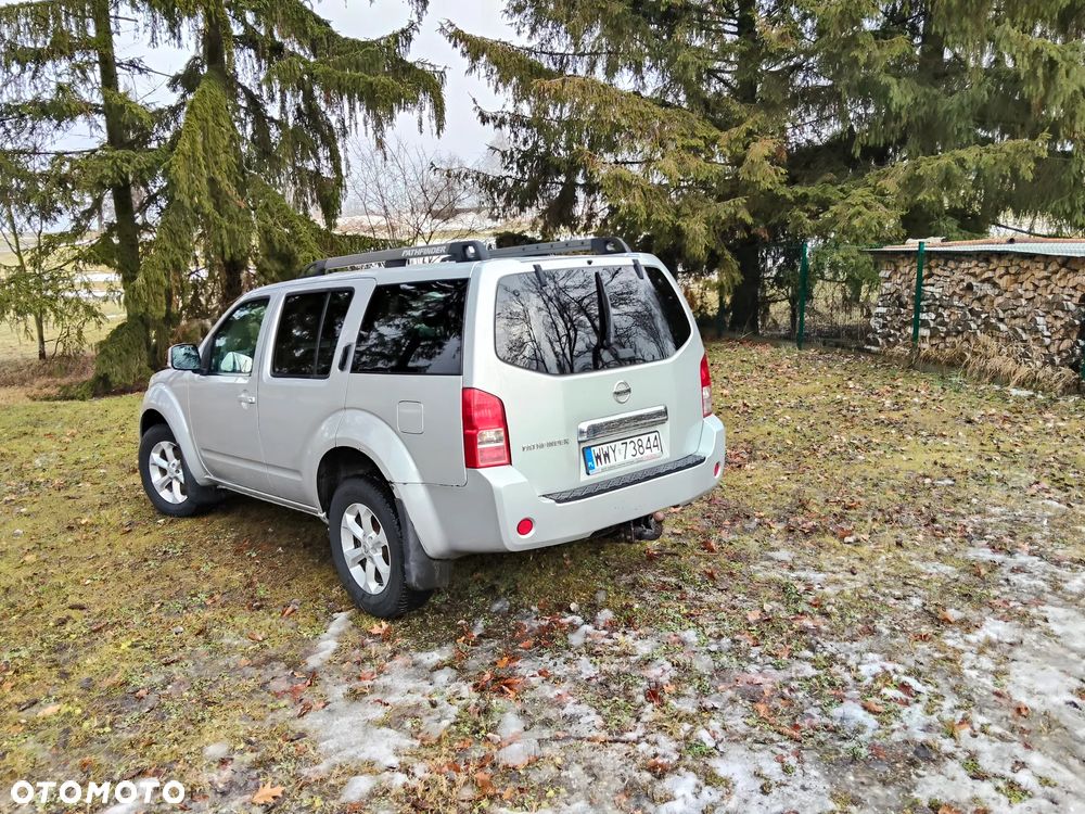 Nissan Pathfinder 2.5 D XE - 7