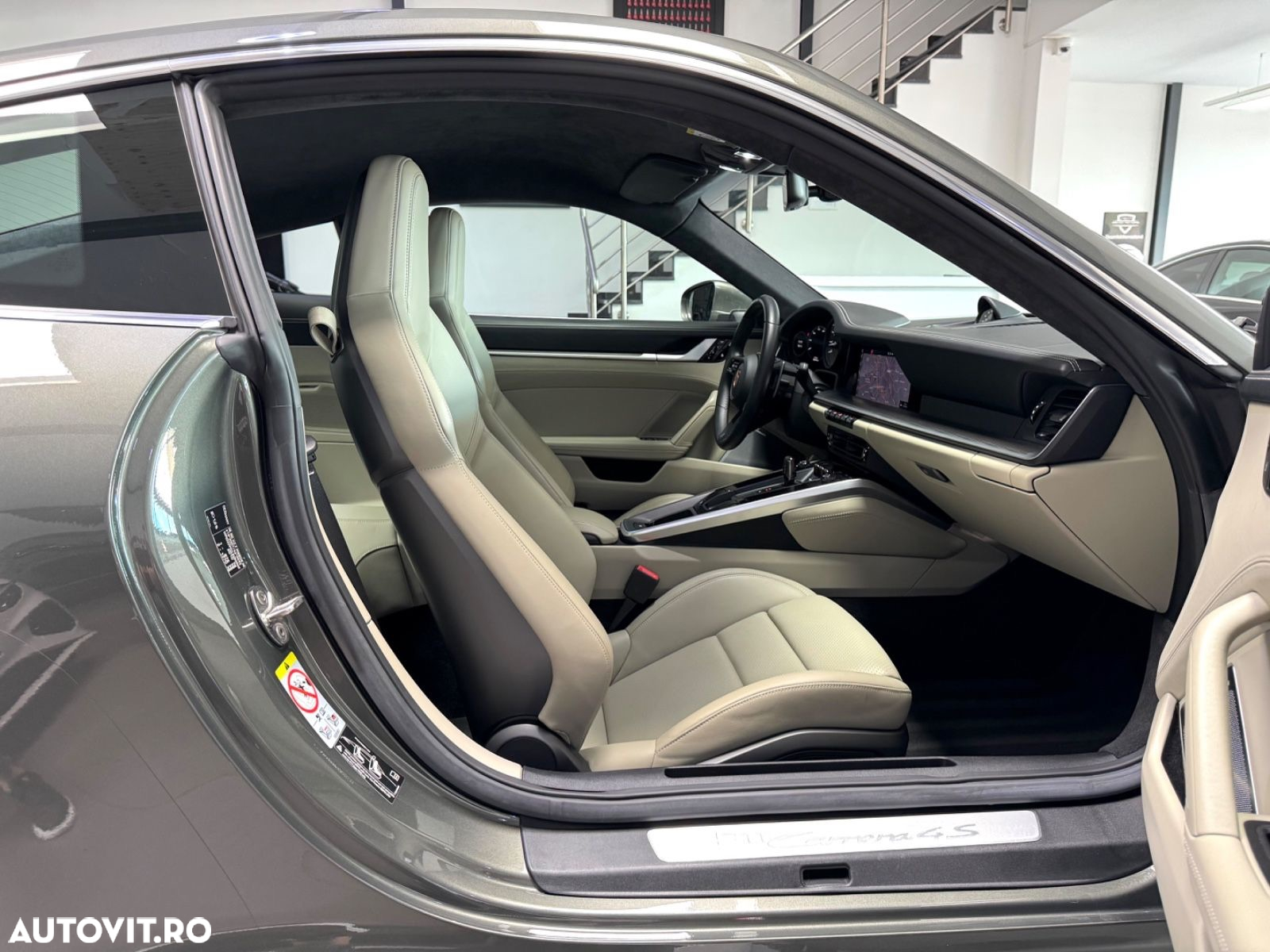 Porsche 911 Carrera 4S - 18