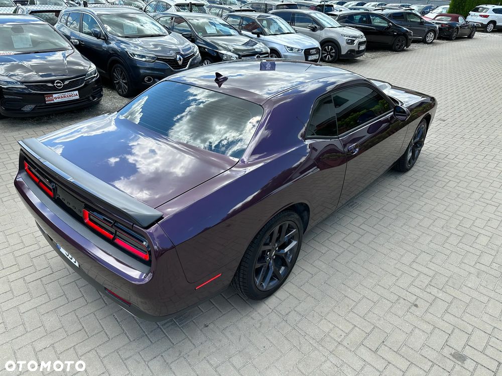 Dodge Challenger - 32