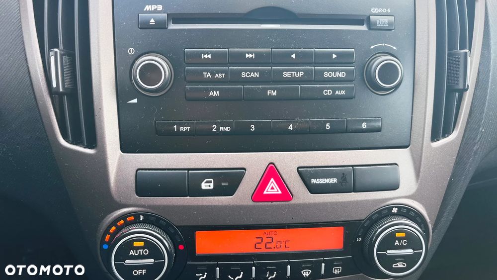 Kia Ceed - 11