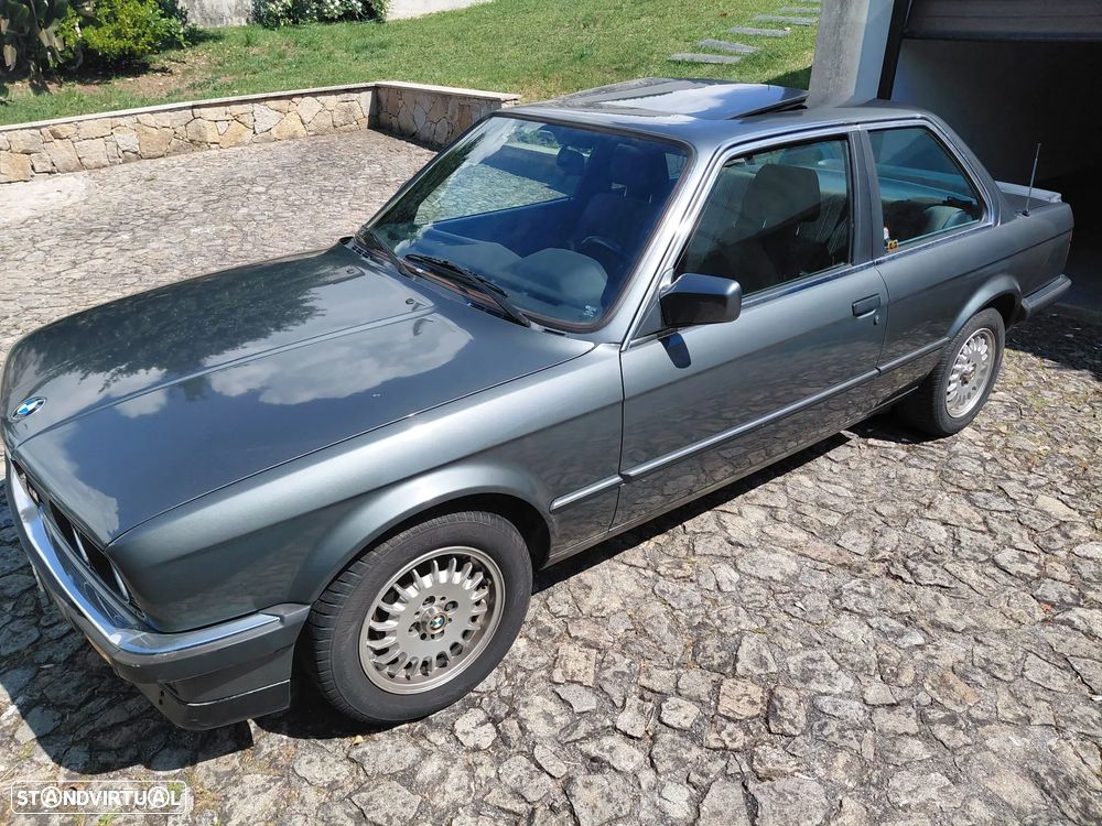 BMW 320 i Coupe - 2