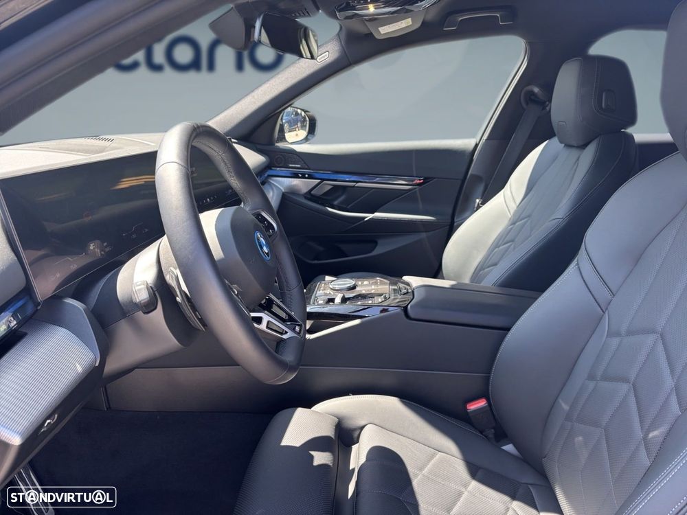 BMW i5 eDrive40 Edição Desportiva M - 9