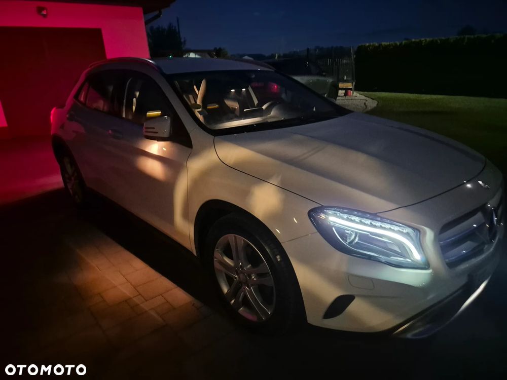 Mercedes-Benz GLA 180 (CDI) d 7G-DCT AMG Line - 11