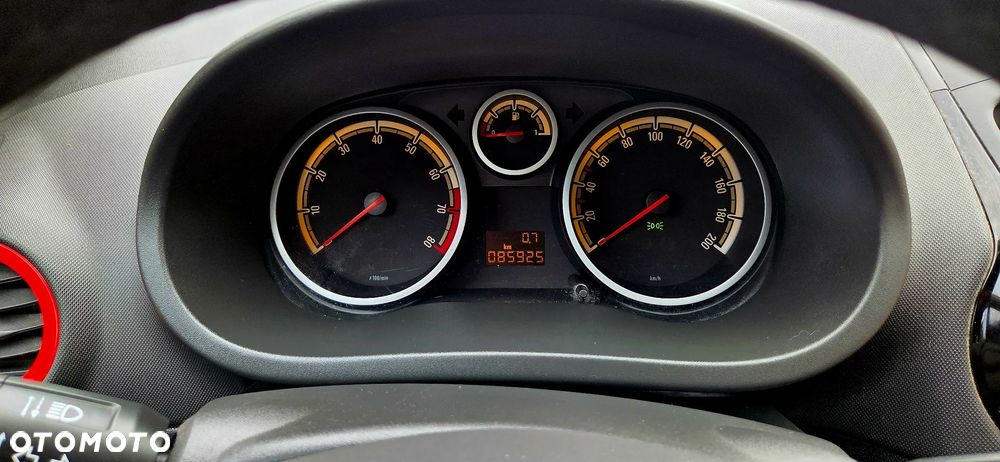 Opel Corsa 1.4 16V Active - 9