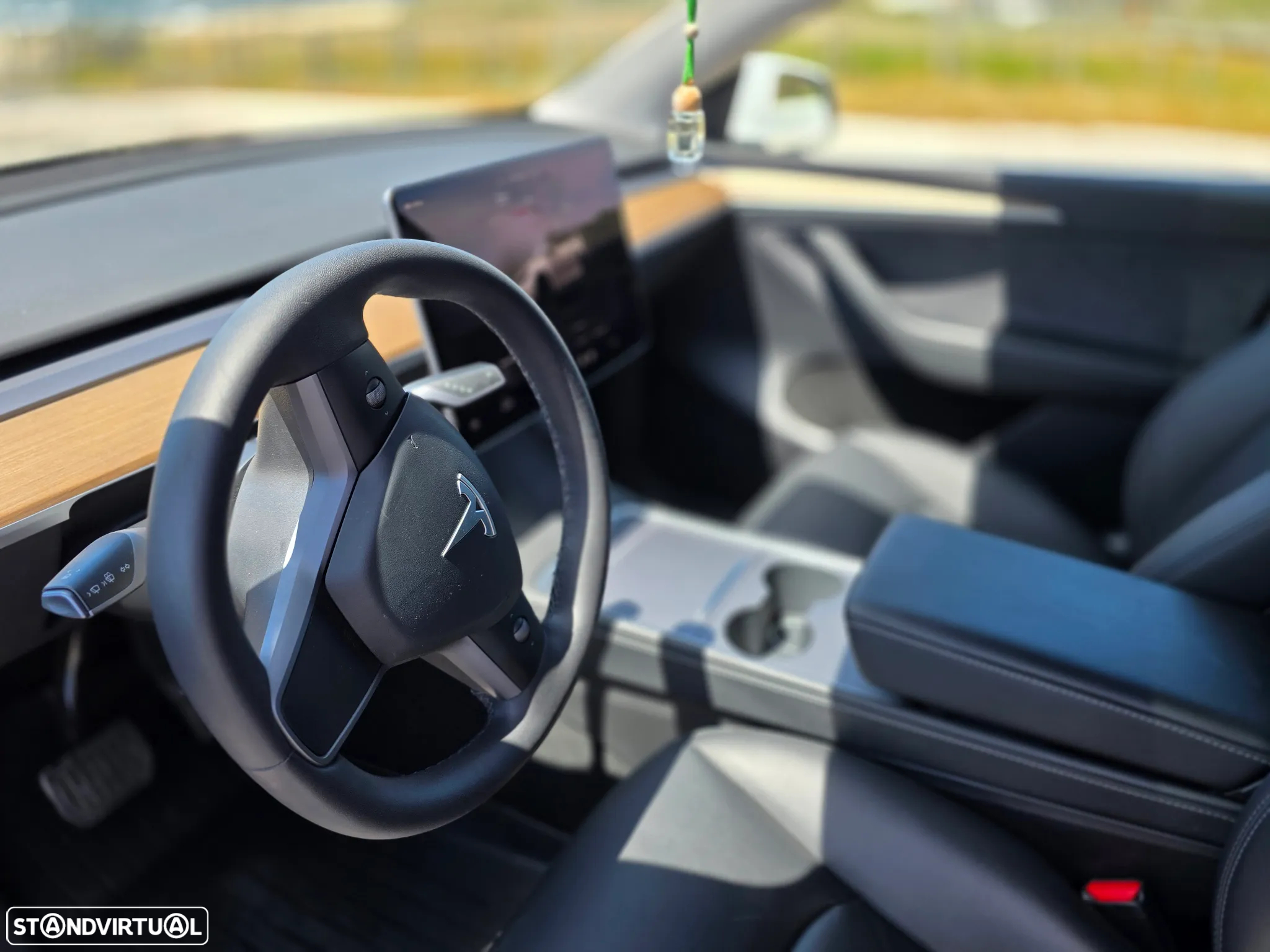 Tesla Model Y Long Range Dual Motor AWD - 8