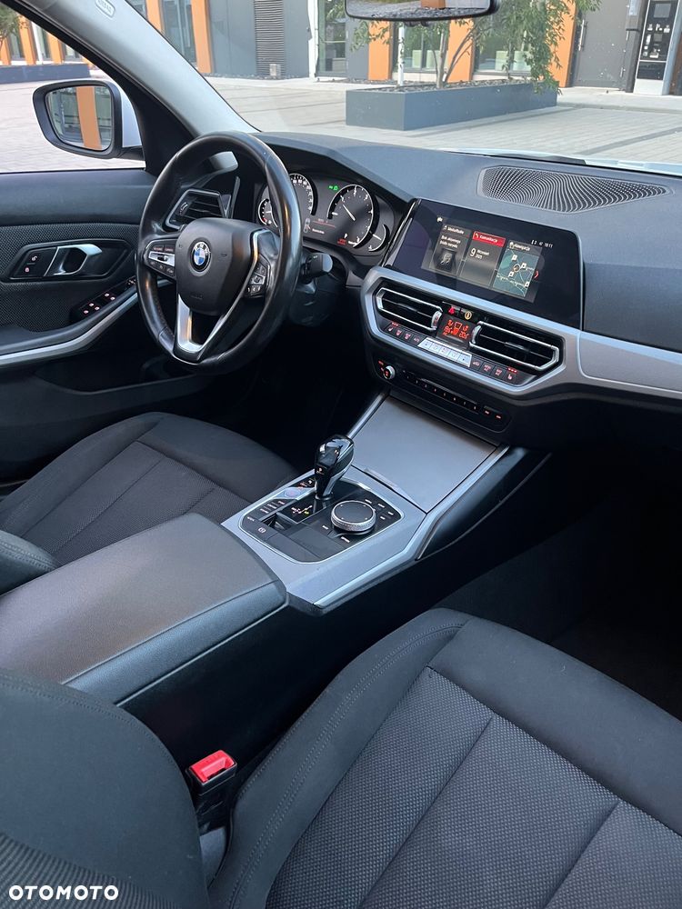 BMW Seria 3 318d - 7