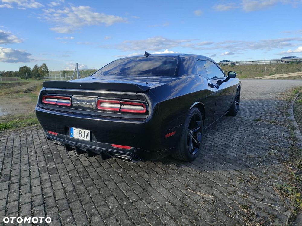 Dodge Challenger - 4