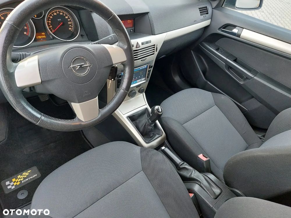 Opel Astra 1.8 Caravan Cosmo - 20