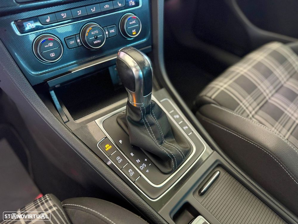 VW Golf - 22