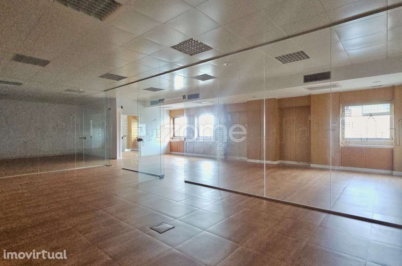 Escritório com 173m2 em Alfragide - Grande imagem: 5/17