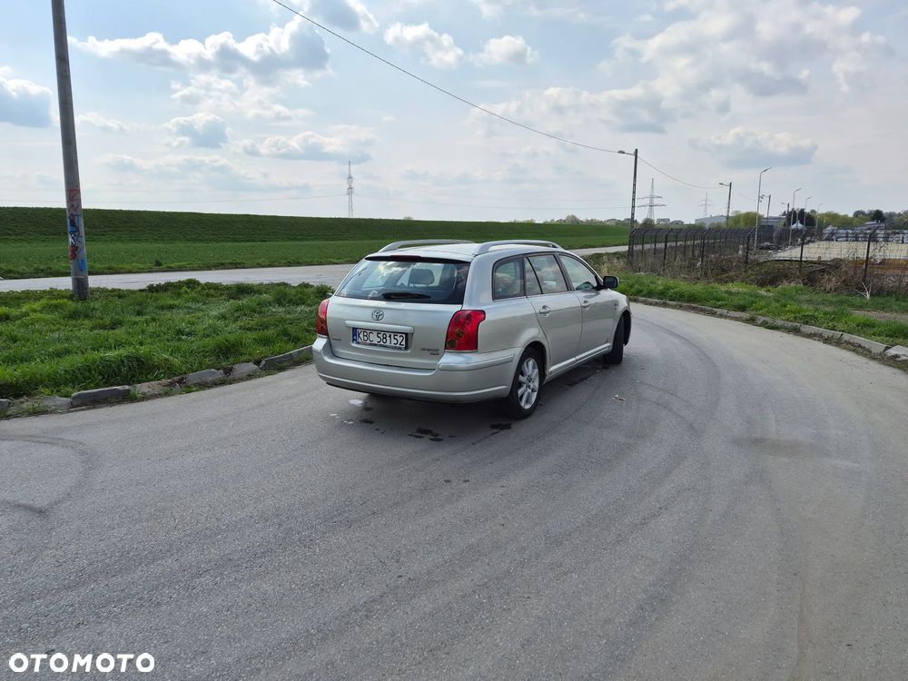 Toyota Avensis 2.0 D-4D Sol - 3