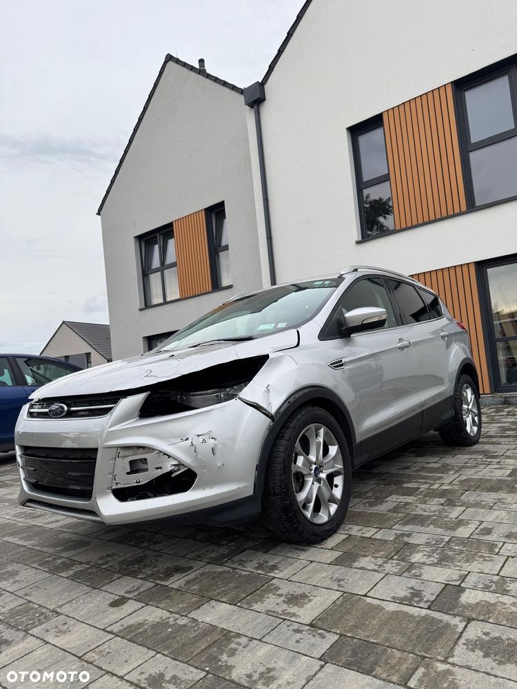 Ford Escape 2.0 EcoBoost AWD Titanium - 5
