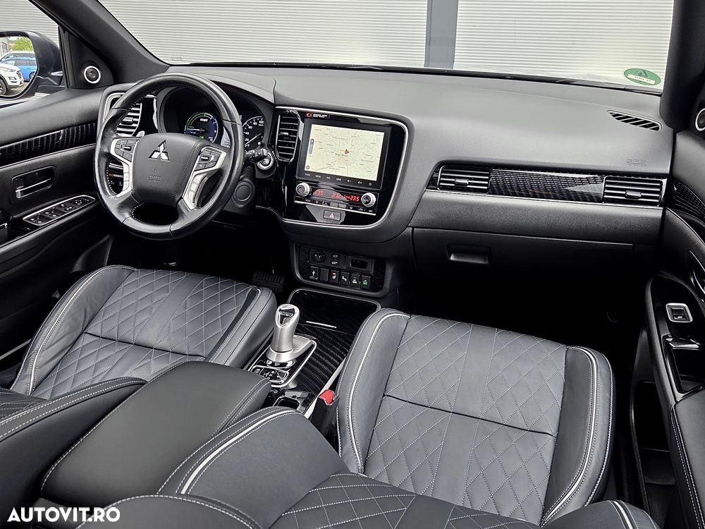 Mitsubishi Outlander - 18