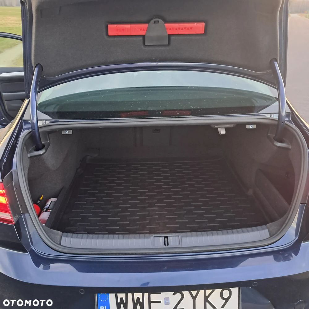 Volkswagen Passat 1.8 TSI BMT Comfortline - 16