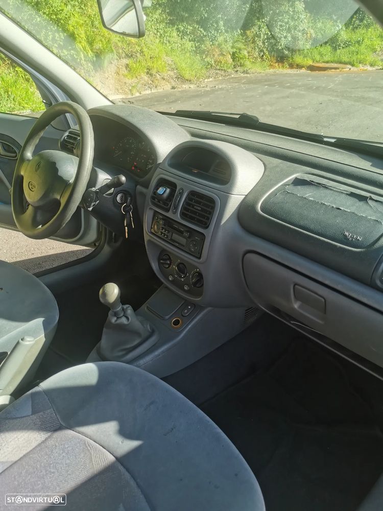 Renault Clio 1.2 RN - 12