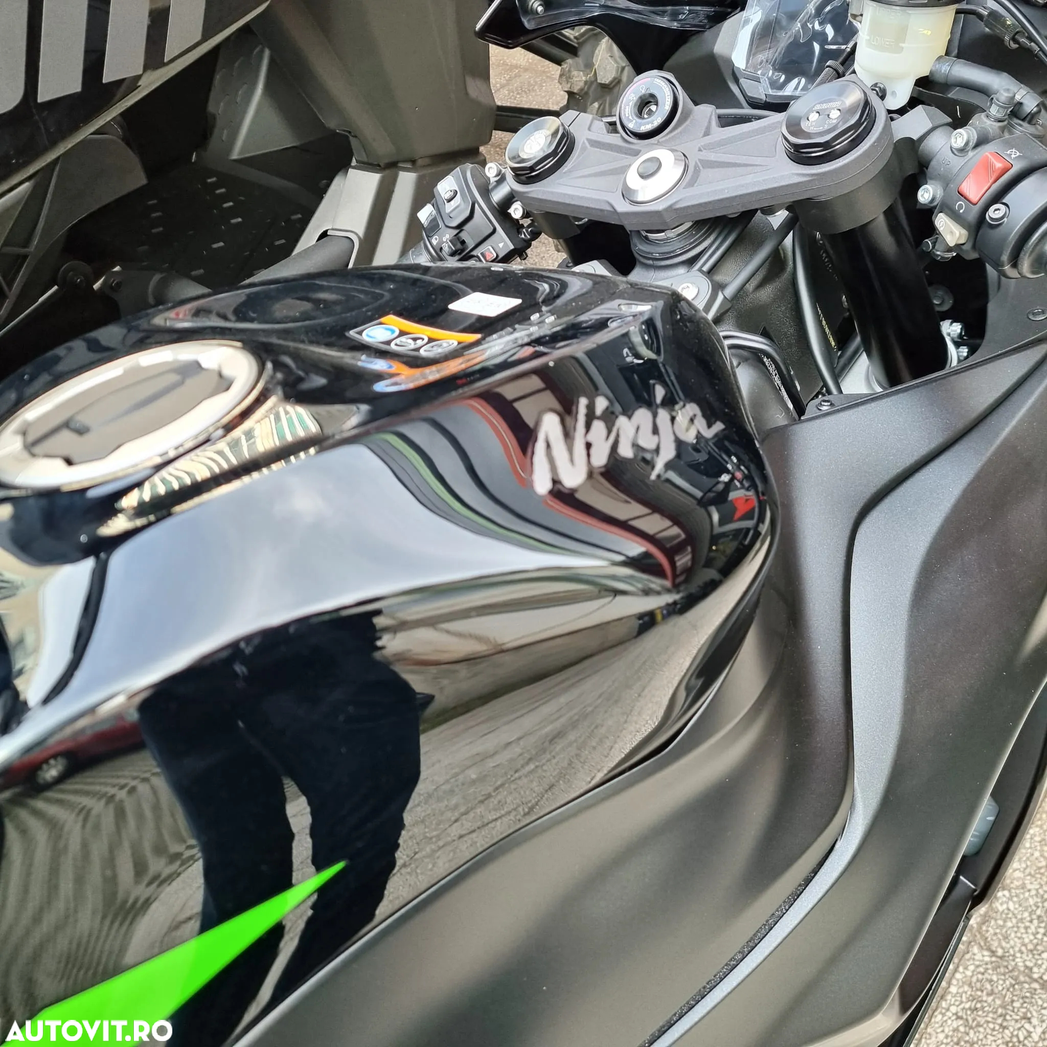 Kawasaki ZX-6R Ninja KRT Edition - 4