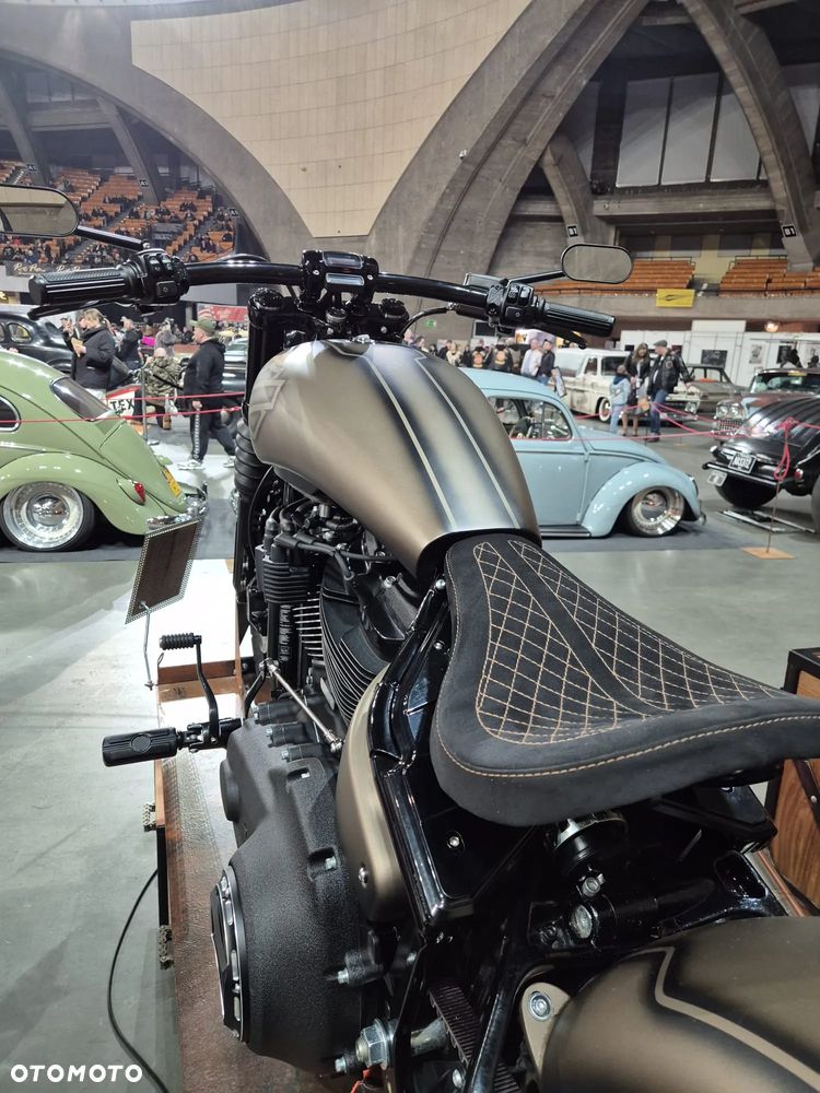 Harley-Davidson Softail Street Bob - 11
