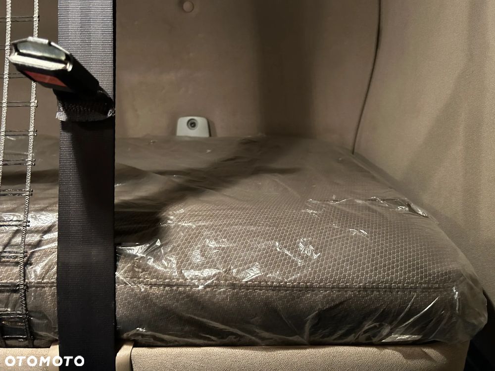 Scania R450 RETARDER / SKÓRY / NAVI / AUTOMAT / POLSKI SALON / ZBIORNIKI PALIWA 1500 L / LAMPY LED / FULL SPOJLERY / TYŁ 4 PODUSZKI / BARDZO ŁADNA SCANIA 2015 ROK !! - 28