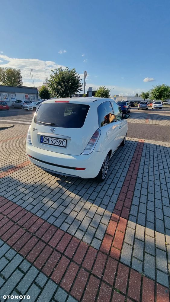 Lancia Ypsilon 1.4 S MomoDesign (5 os.) - 10