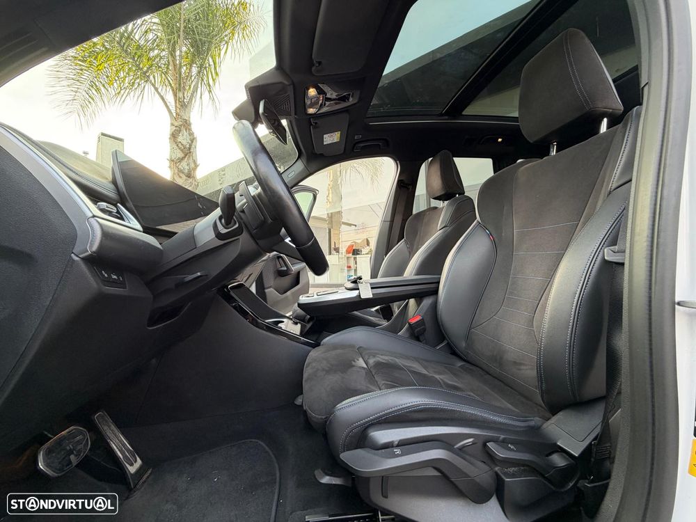 BMW iX1 xDrive30 M Sport Pack - 12