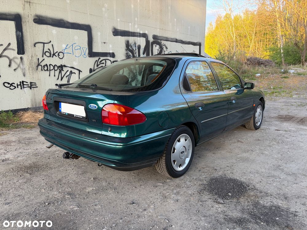 Ford Mondeo 1.8 CLX - 5