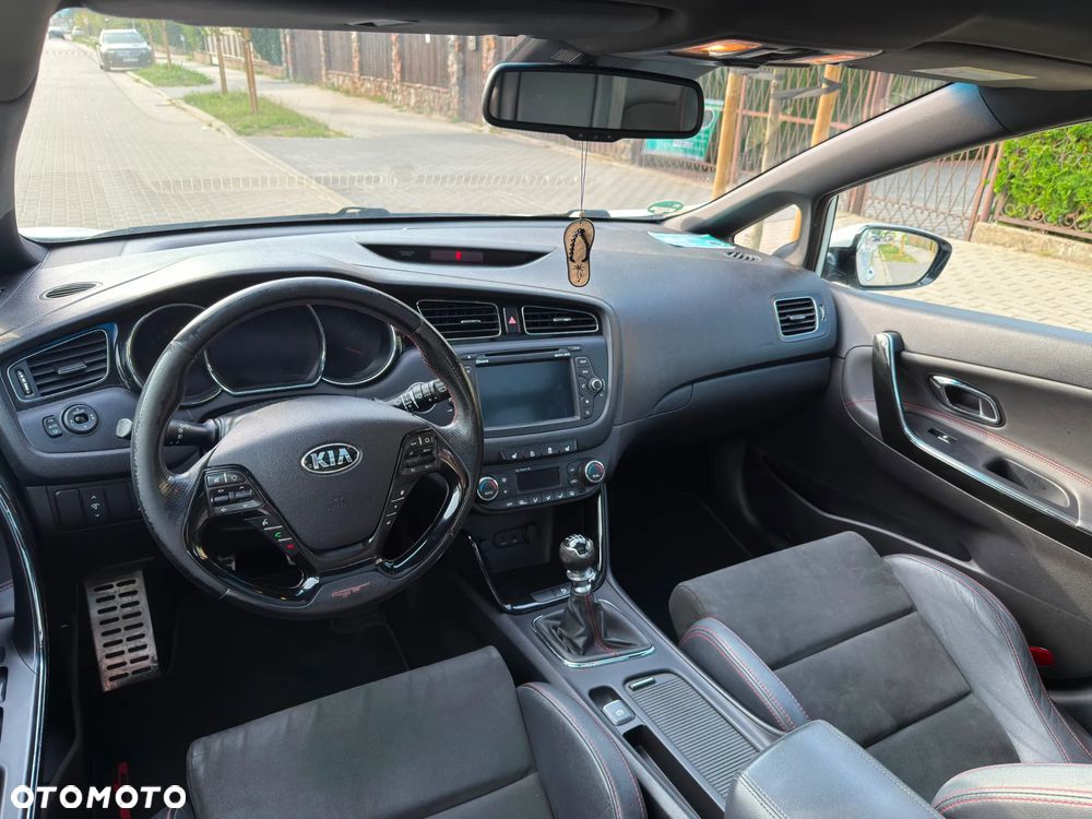 Kia Ceed - 12