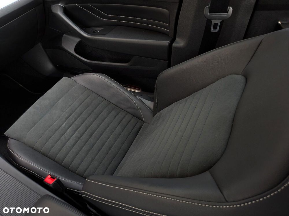 Volkswagen Passat 1.5 TSI EVO Elegance DSG - 18